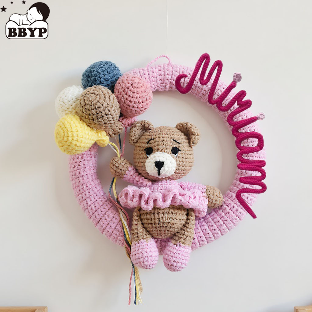 Baby Nursery Things - Personalizowany wieniec z imieniem na szydełku