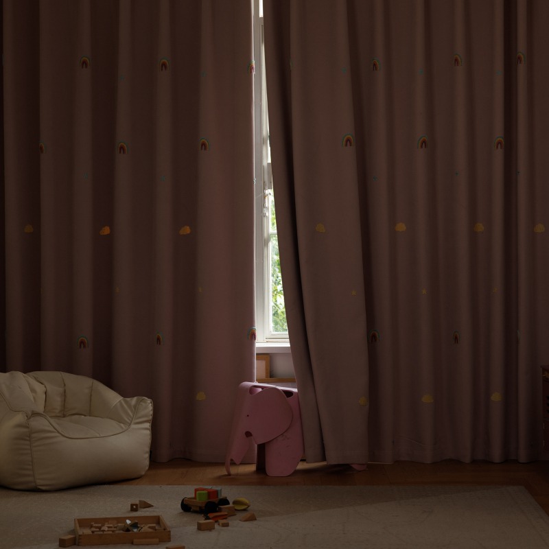 Kolorowe, tęczowe zasłony z sz – Blackout Curtain Nursery recenzja i cena