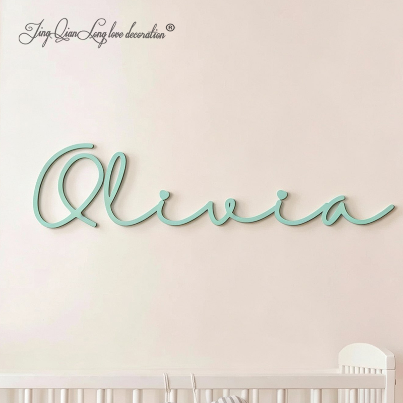 Drewniana tabliczka z imieniem – Baby Nursery Things recenzja i cena